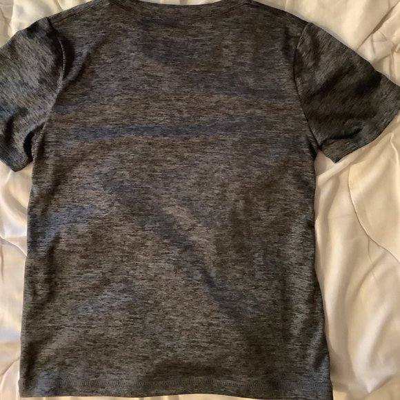 🌻EUC Adidas Boy's Dry Fit T-Shirt Size: 5 - Picture 2 of 3